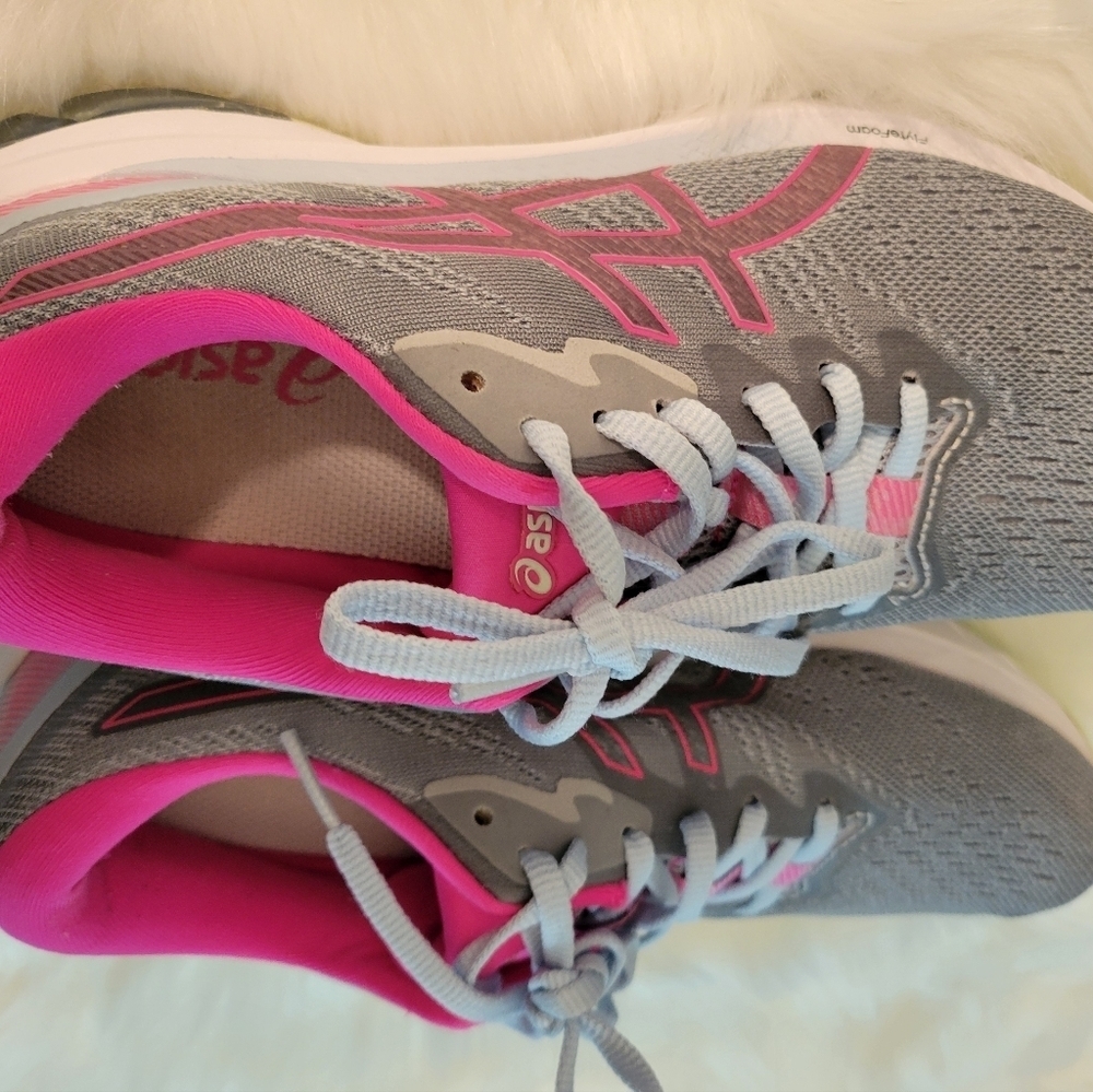 ASICS Women's Gray and Pink Running Shoes - Picture 4 of 11